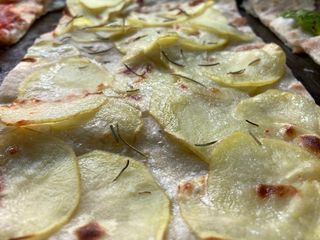 12. Patate, rosmarino e mozzarella - un pezzo