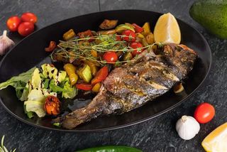 Dorado grill cu legume