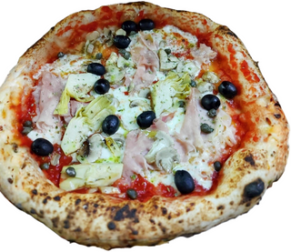 Prosciutto, funghi, carciofi, olive