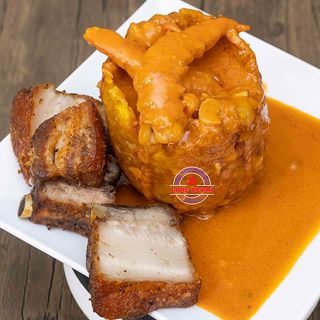 MOFONGO DE LANGOSTINOS CON CHICHARRÓN