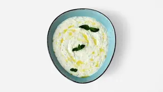Yougurt with mint sauce