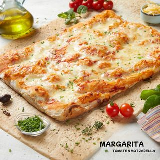 Margherita Pizza Familiar 30 X 40 + REGALO (BOTELLA VINO BLANCO FRIZZANTE)
