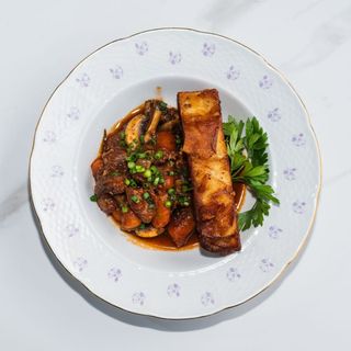 Beef Bourguinonne [яловичина по-бургундськи] (415 г) 