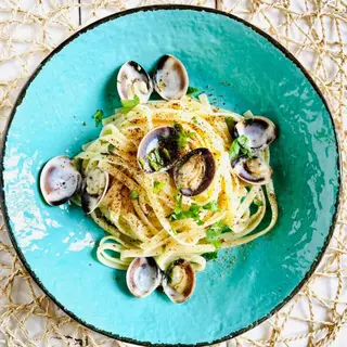 Spaghetti alle vongole e bottarga