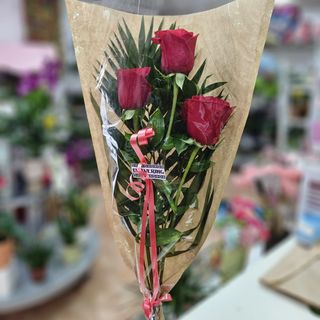 Tres Rosas Rojas
