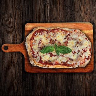 Pinsa Salsiccia e Cipolla