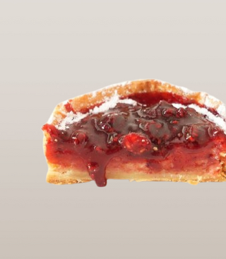 Tarta  De Hojaldre Caramelizado Con Almendra Y Frambuesa 