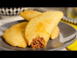 Empanada de desmechada colombiana (1 ud.)
