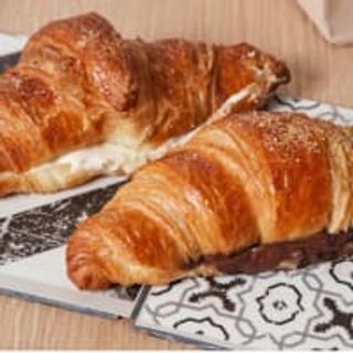 Croissant Suizo (1ud) con  Chocolate y Nata montada