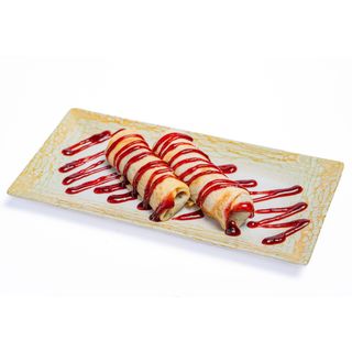 Clatite cu dulceata de vișine