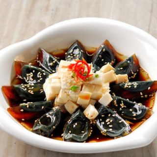 Tofu con uova di cent’anni 