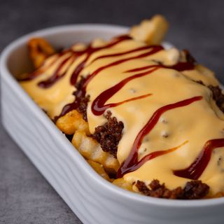 ფრი ფარშით და ყველის სოუსით