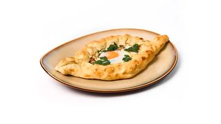 Хачапури по-аджарский с мясом и кинзой