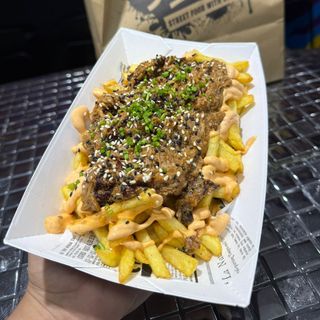 Papas fritas con pulled pork