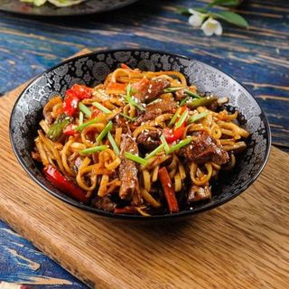 Удон зі свининою (400 г)