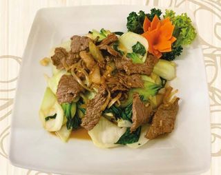 Smażona polędwica z pak choi 350g