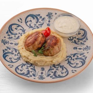 Куриные биточки в сливочном соусе (350г)