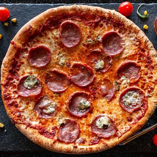 Pizza Salami e gorgonzola