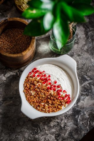 Творожная масса с гранолой.