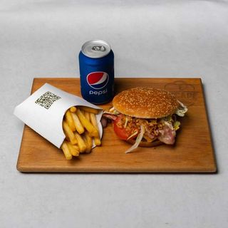 Master burger, pomfrit i sok