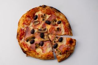 Пица Капричоза