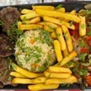 Piatto kofte riso con verdure