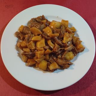 59. Телешко с картофи (700гр)