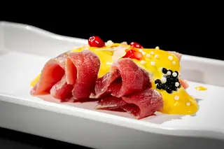 179. Carpaccio De Atún Flameado (6 Uds.)