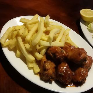 Alitas De Pollo Picantes Con Patatas (6 uds.)