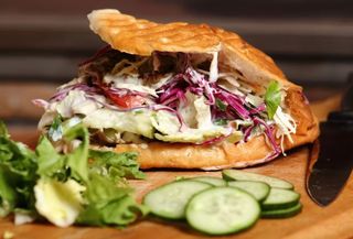 Kebab w bułce samo mięso