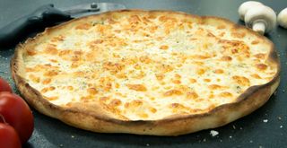 Pizza Quattro Formaggi Ø 28cm / Ø 32cm/ Ø 45cm