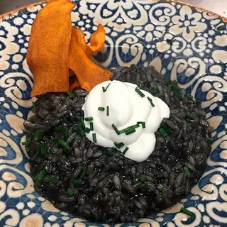 Risotto Negro De Choco Y Gambitas Con Ali Oli