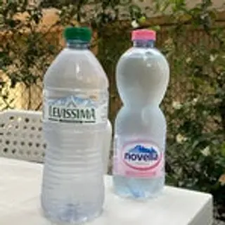 Acqua naturale