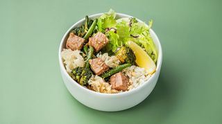 Боул з тунцем в соусі Пад Тай