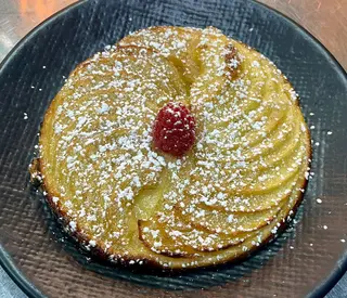 Tarta fina de manzana al horno con canela