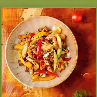 Salata caldă Thai