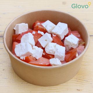 Салата Домати със сирене (400г)