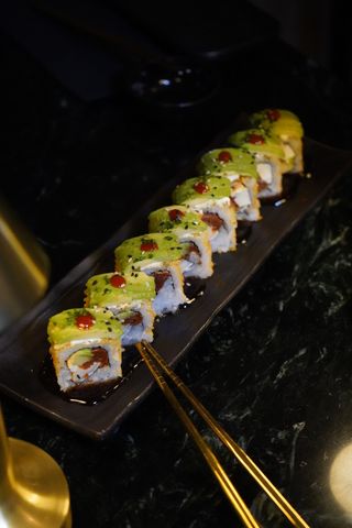 Uramaki De Queso De Cabra Y Tomate Seco