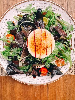 Ensalada Con Queso De Cabra