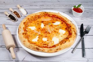 Pizza Quattro Formaggi 