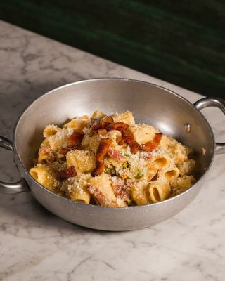 Carbonara e fiori di zucca