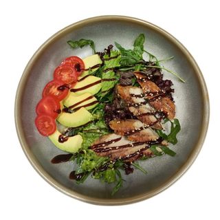 Салат з вугром та авокадо