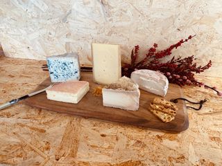 Tabla Quesos Intensos1 Tabla (1 Kg Aprox)