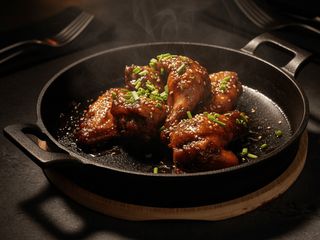 Wingsy z kurczaka w sosie teriyaki 4 szt.