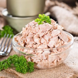 1/2 Tostada atún tomate rodaja y queso