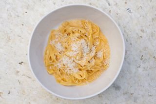 Паста з сирним соусом