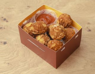 Polpette di porchetta e patate con salsa (8pz)