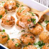 Meatballs in cream sauce