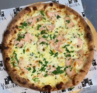Pizza Al Salmone Ø 32cm