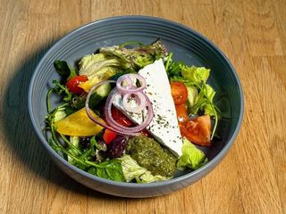 Овочевий салат з фетою (300g)